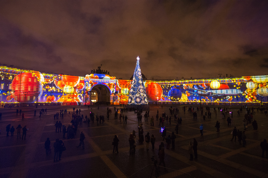 На Дворцовой площади покажут новогоднее мультимедийное шоу
